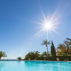 https://la-torre-de-la-roca.hotelsinnerja.org